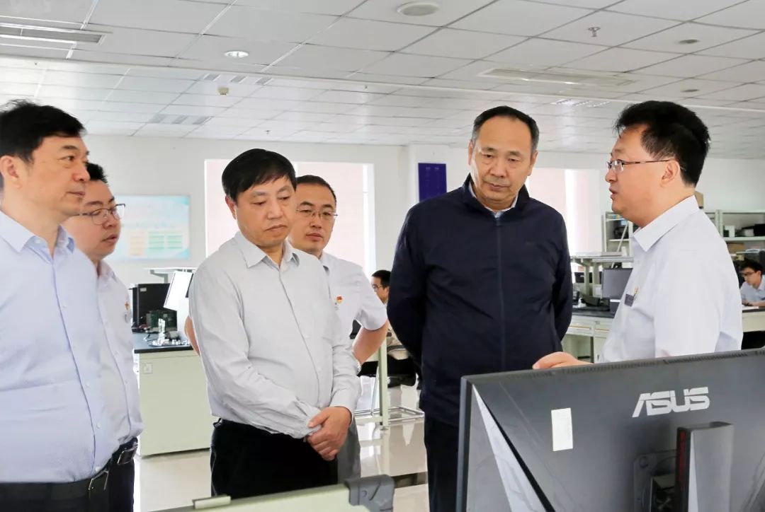 推進自主創(chuàng)新體系建設 積極向科技創(chuàng)新型企業(yè)轉型——龔艷德調研四川3家企業(yè)