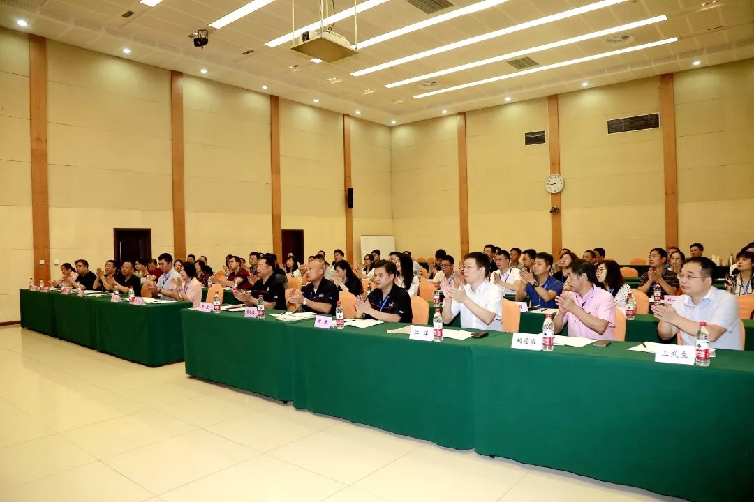 非聽不可！能工巧匠的“嘴上功夫”—— 兵器裝備集團(tuán)舉行第三屆高技能人才論壇